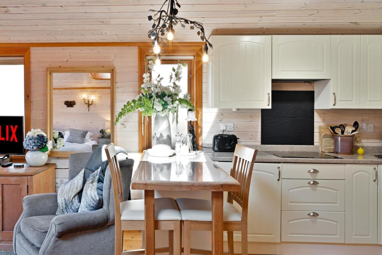 The Lodge - Luxury Lodge With Super King Size Bed, Kitchen & Shower Room Hurstpierpoint Esterno foto