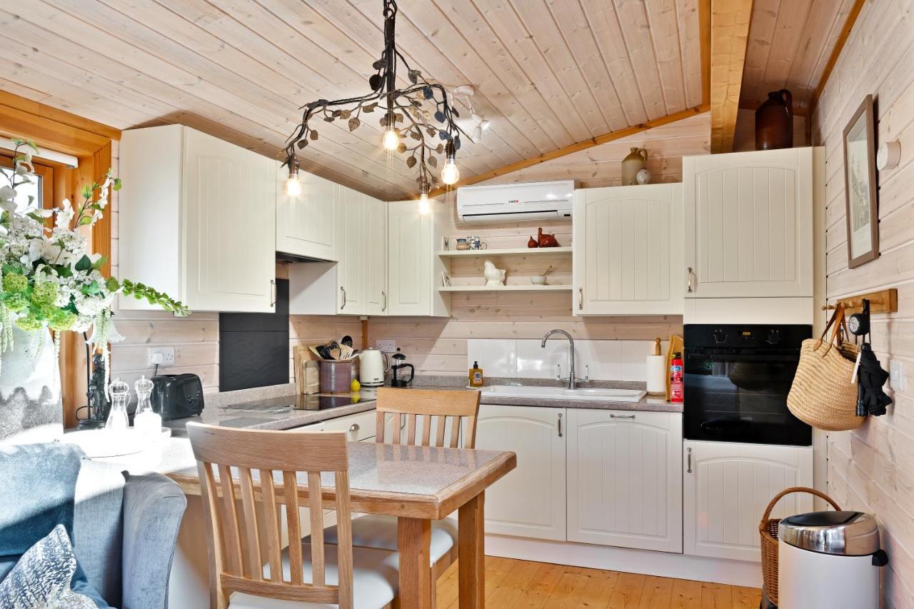 The Lodge - Luxury Lodge With Super King Size Bed, Kitchen & Shower Room Hurstpierpoint Esterno foto